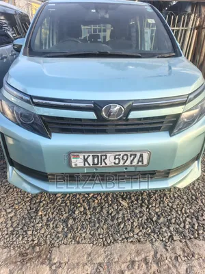 Toyota Voxy 2017 Green