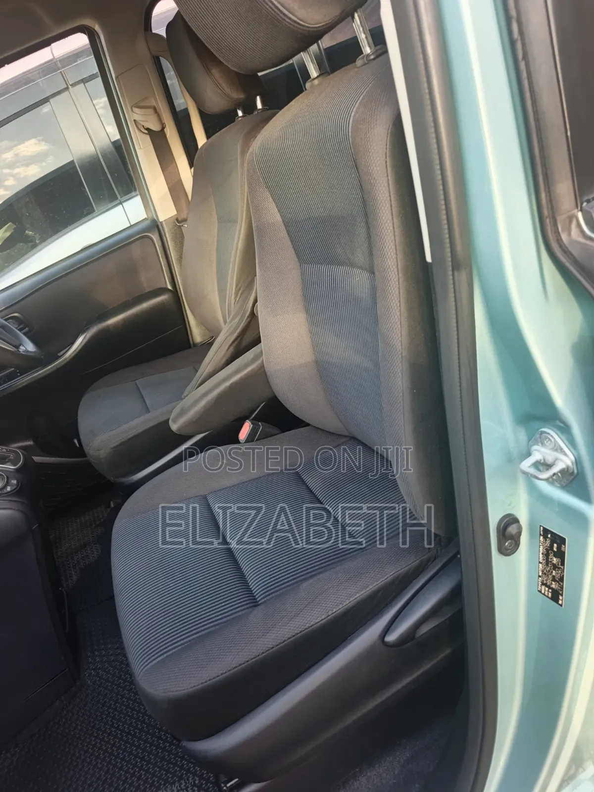 Toyota Voxy 2017 Green