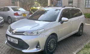 Toyota Corolla Fielder 2018 Silver