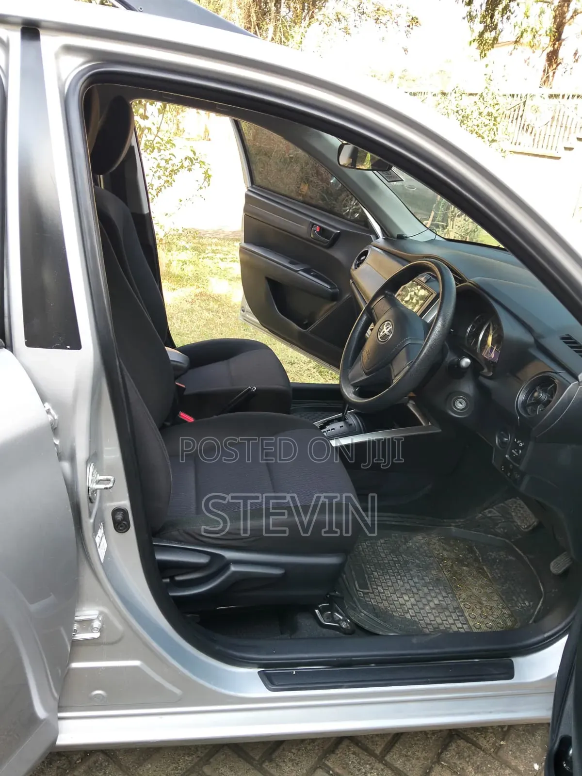 Toyota Corolla Fielder 2018 Silver