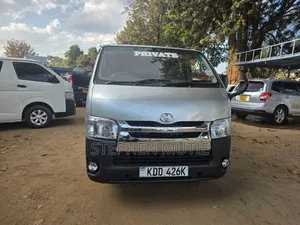 Toyota HiAce 2014 Silver