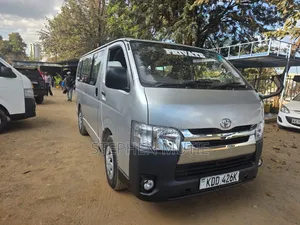 Toyota HiAce 2014 Silver