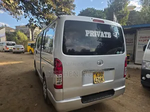 Toyota HiAce 2014 Silver
