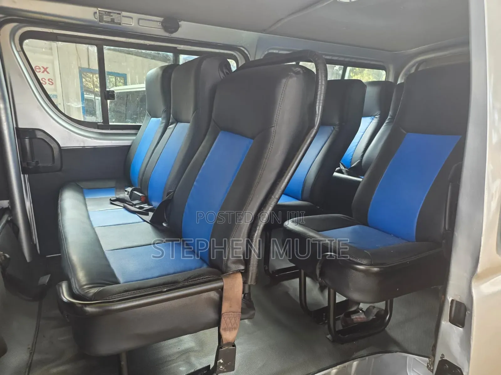 Toyota HiAce 2014 Silver