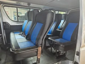 Toyota HiAce 2014 Silver