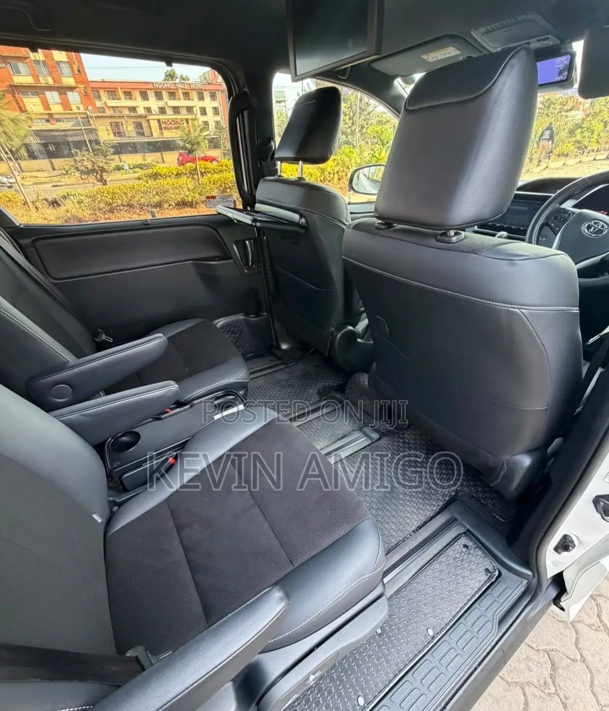 Toyota Noah 2019 White