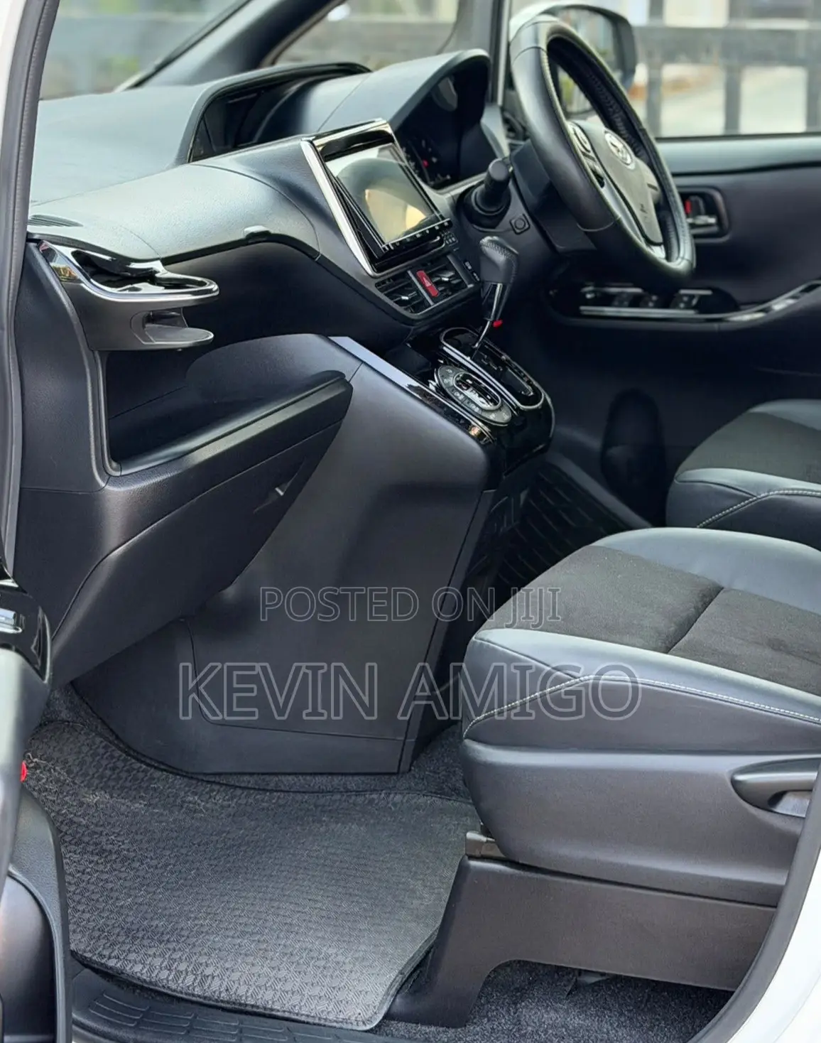 Toyota Noah 2019 White