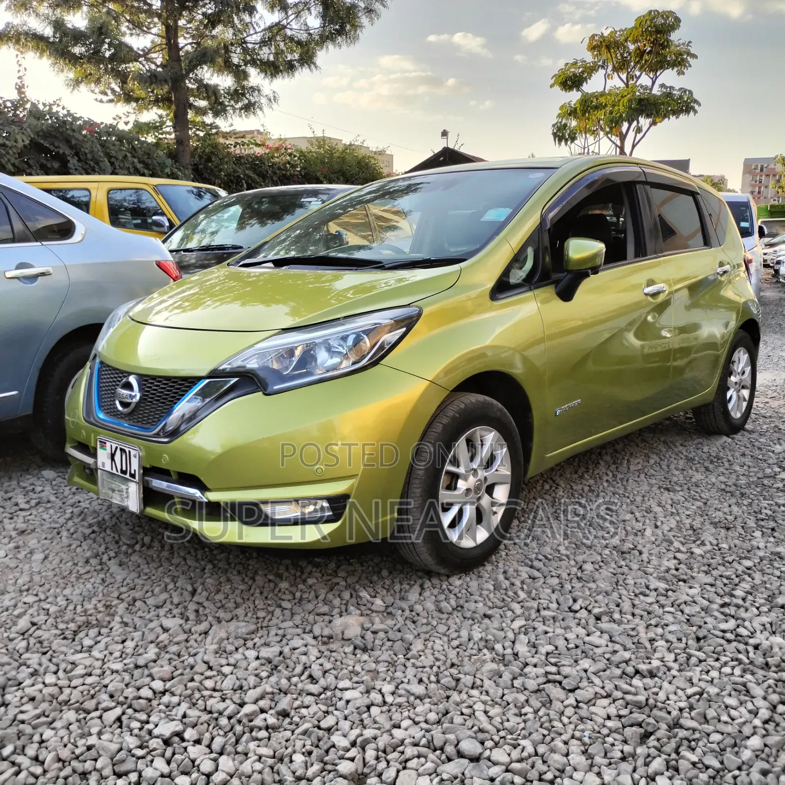 Nissan Note 2017 Green