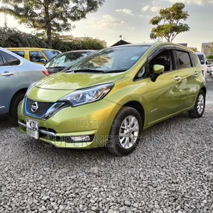 Nissan Note 2017 Green