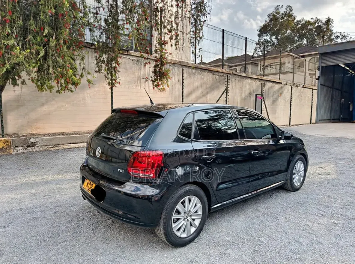 Volkswagen Polo 2011 Black