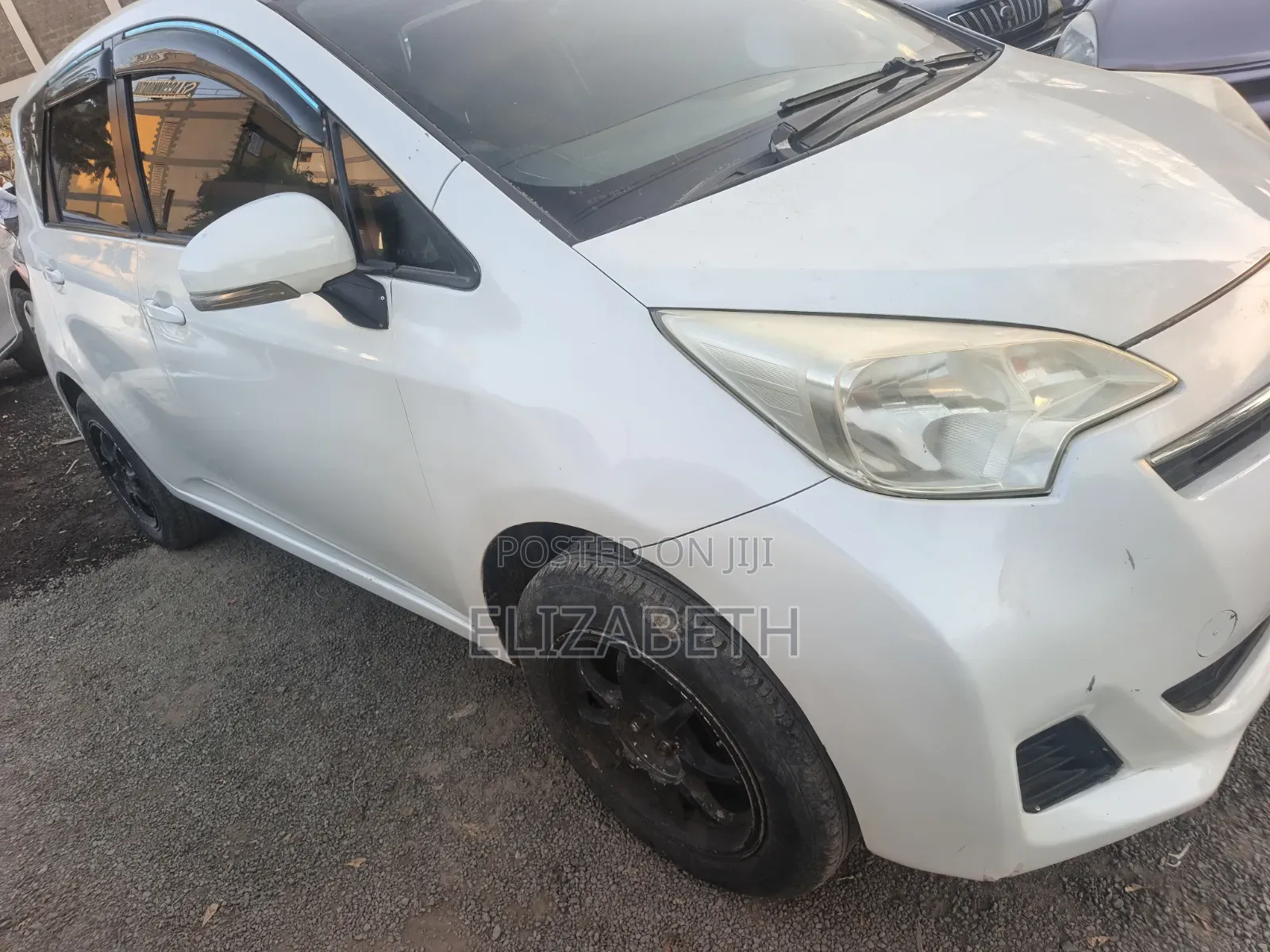 Toyota Ractis 2010 White