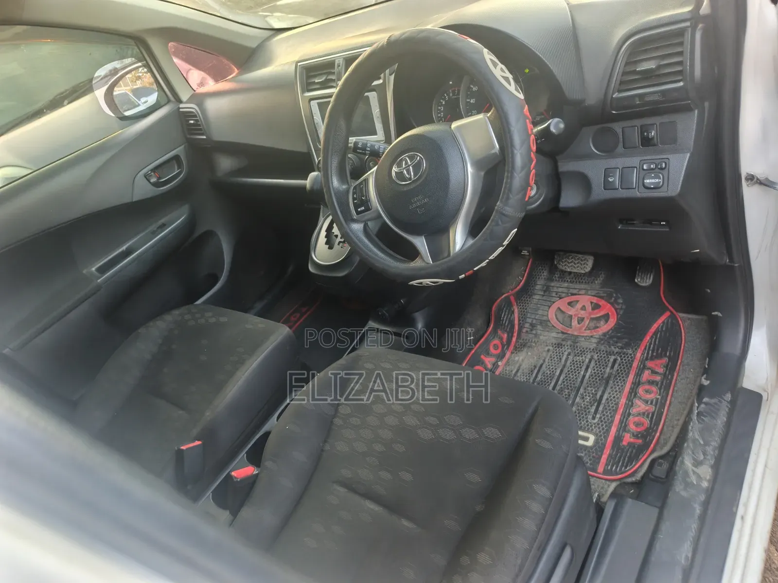 Toyota Ractis 2010 White