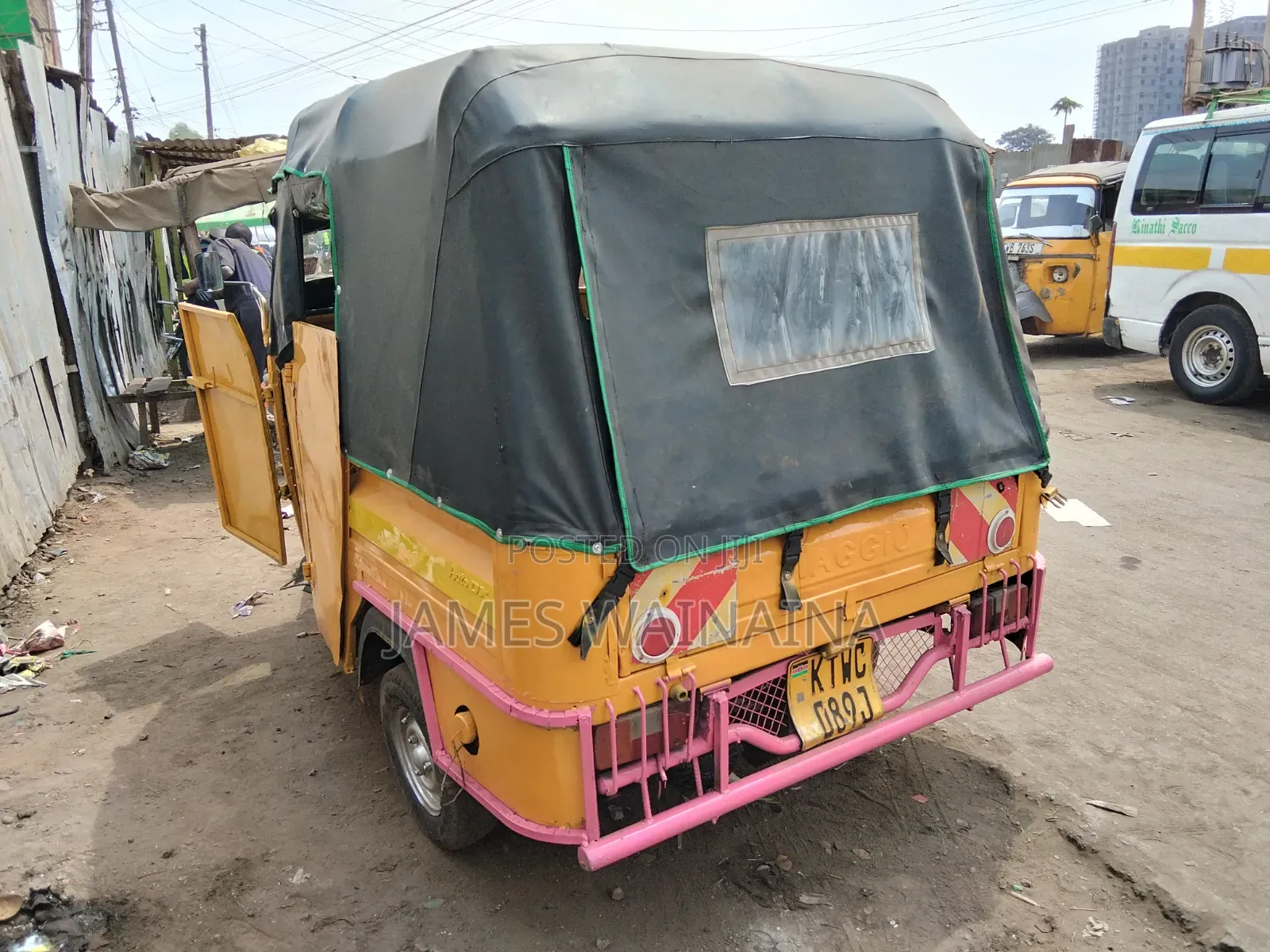 Piaggio Scooter 2022 Yellow