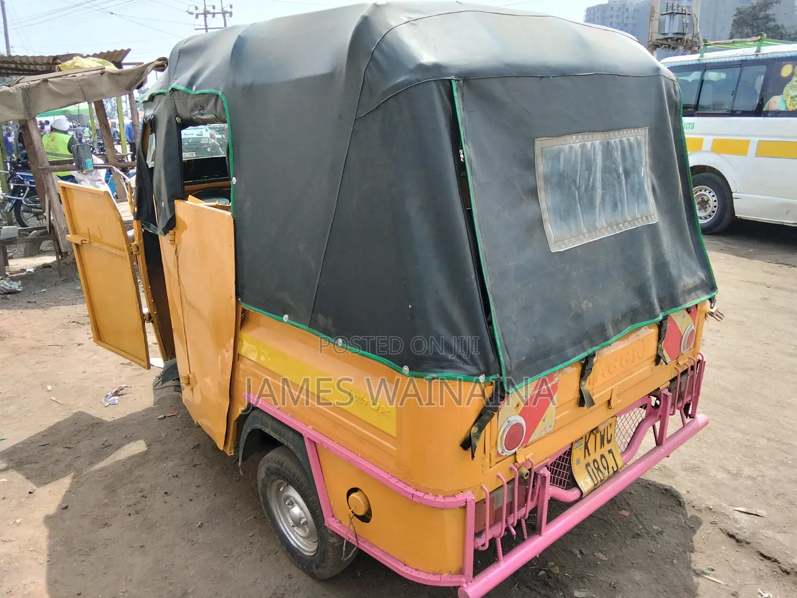 Piaggio Scooter 2022 Yellow
