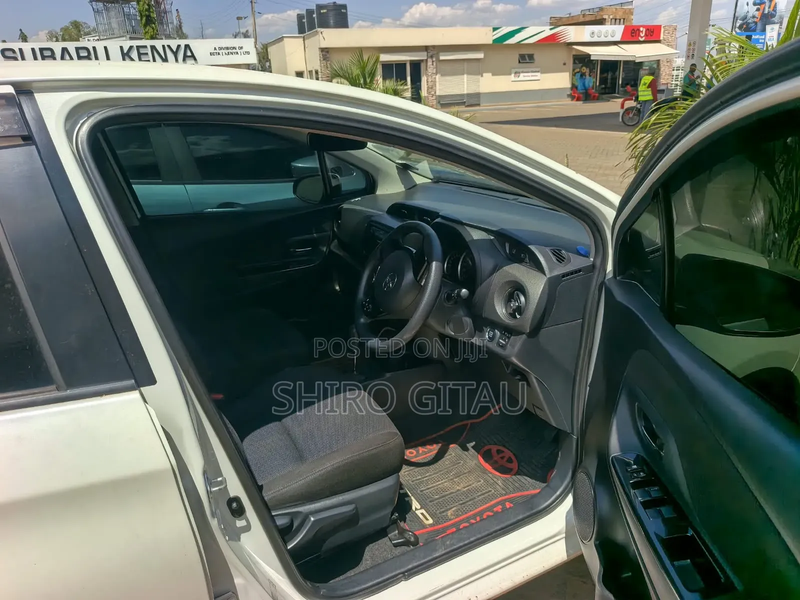 Toyota Vitz 2018 White