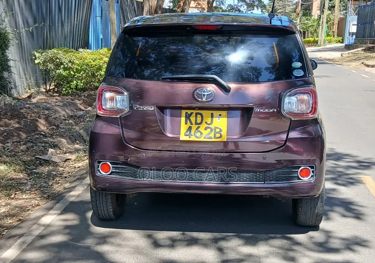 Toyota Passo 2017 Maroon