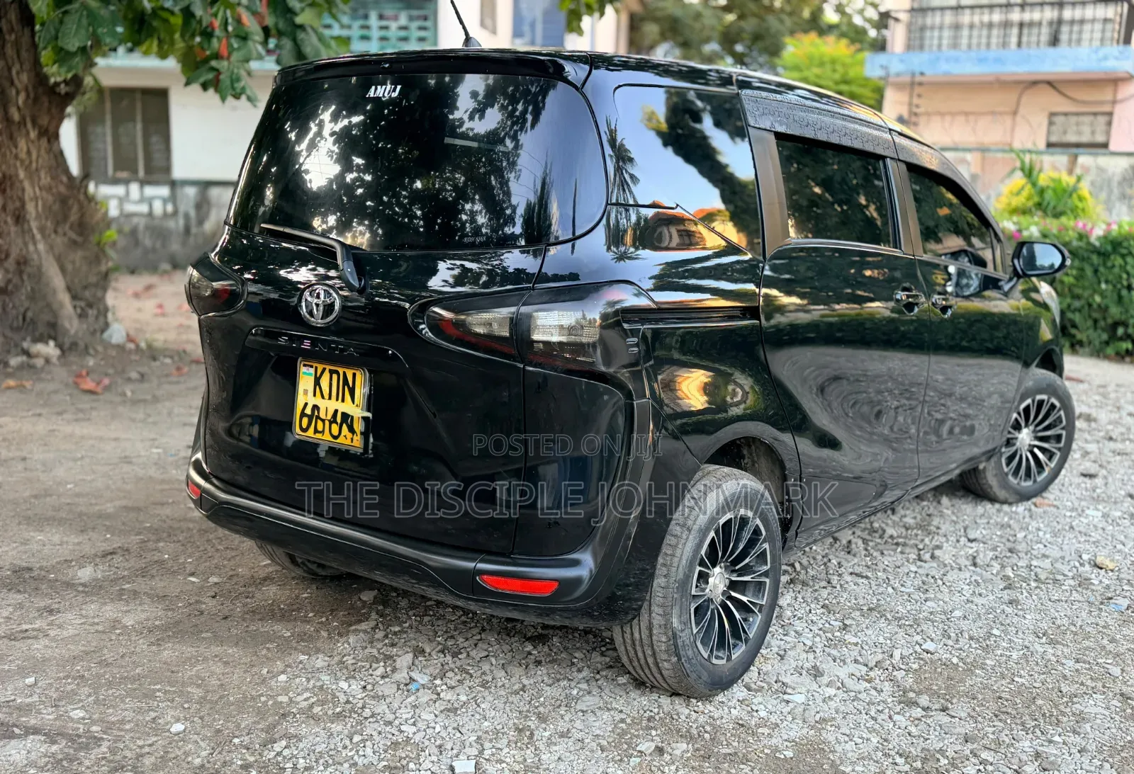 Toyota Sienta 2016 Black