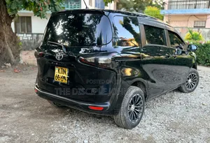 Toyota Sienta 2016 Black