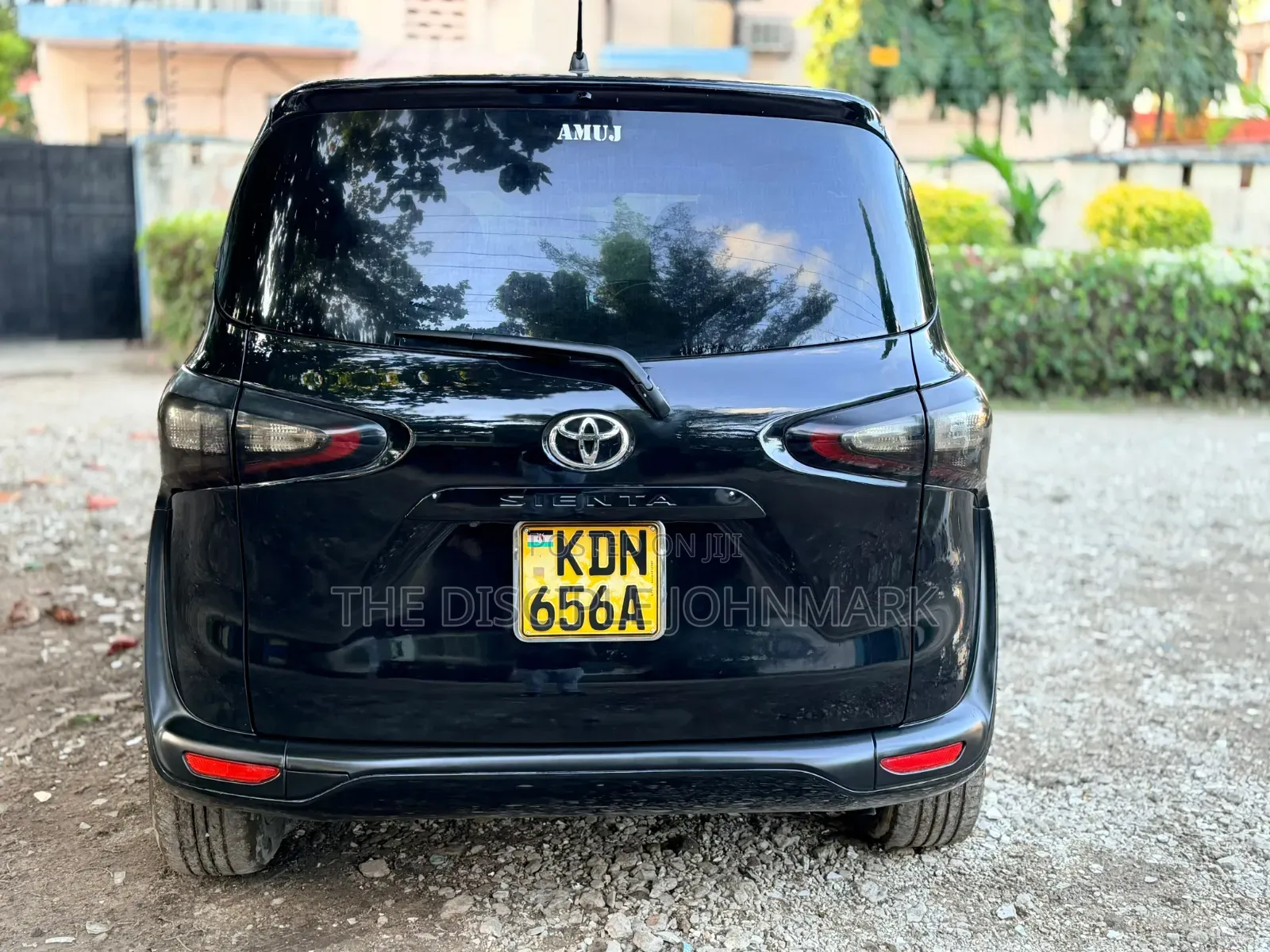 Toyota Sienta 2016 Black