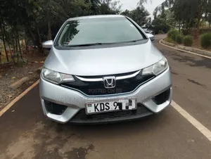 Honda Fit 2017 Silver