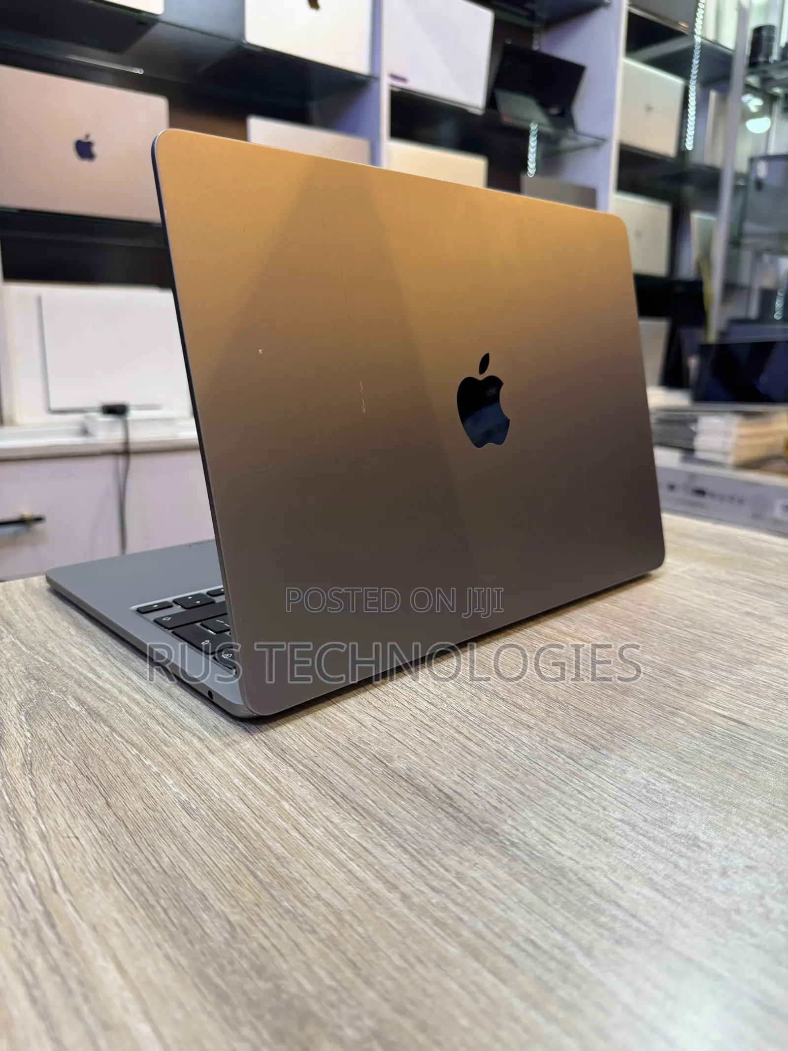 Laptop Apple MacBook Air 2022 M2 8GB Apple M2 SSD 256GB
