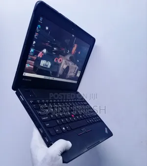 Laptop Lenovo ThinkPad X131e 4GB Intel Pentium HDD 500GB