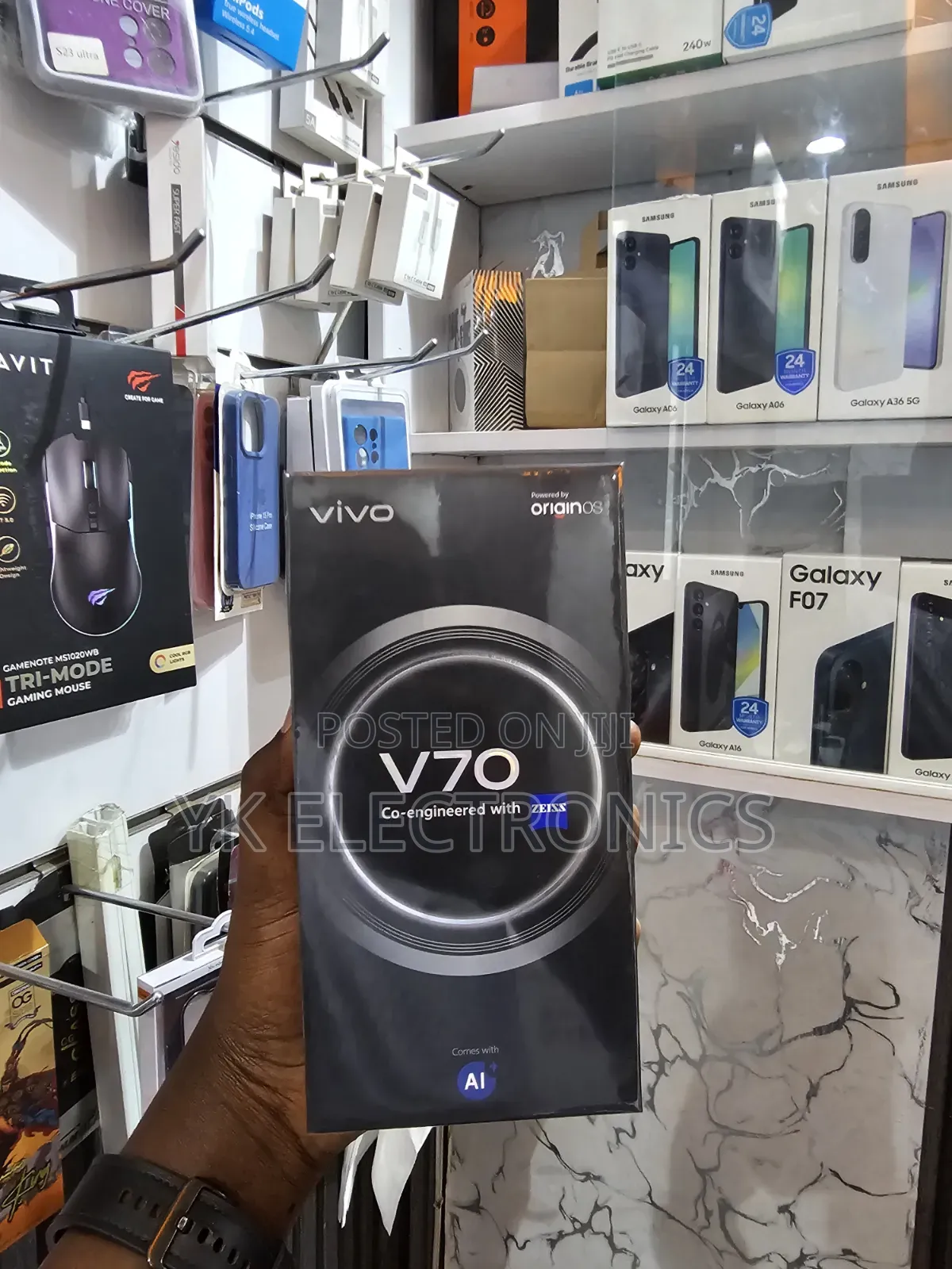 New Vivo V70 256 GB Black