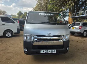 Toyota HiAce 2014 Silver