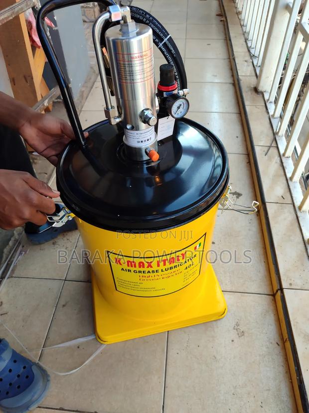 aK-MAX ITALY 40L Air Grease Lubricator / Pneumatic Grease Pump.
