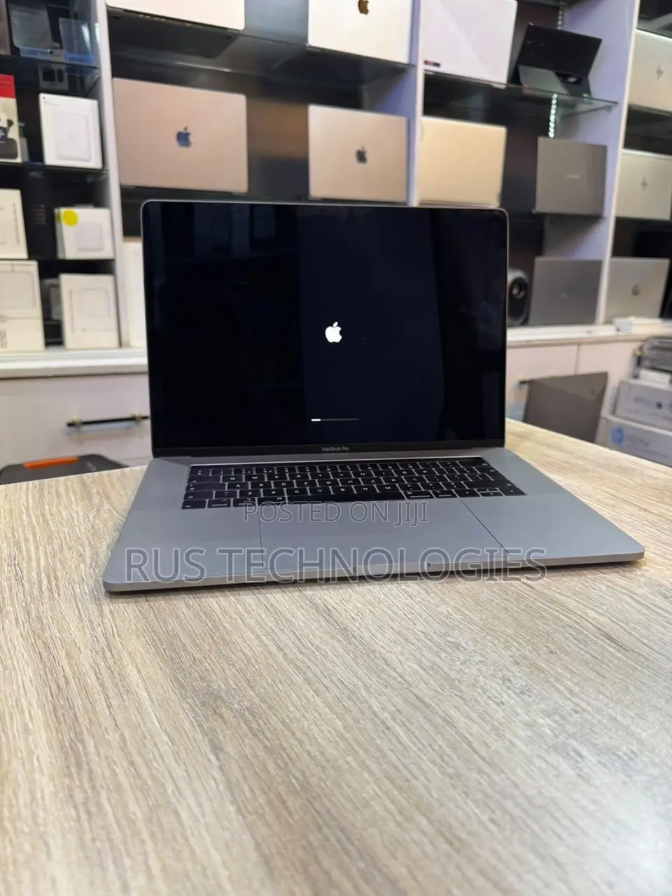 Laptop Apple MacBook Pro 2019 64GB Intel Core i9 SSD 512GB