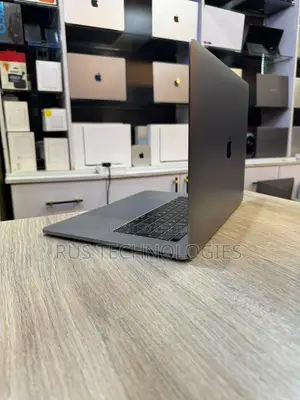 Laptop Apple MacBook Pro 2019 64GB Intel Core i9 SSD 512GB