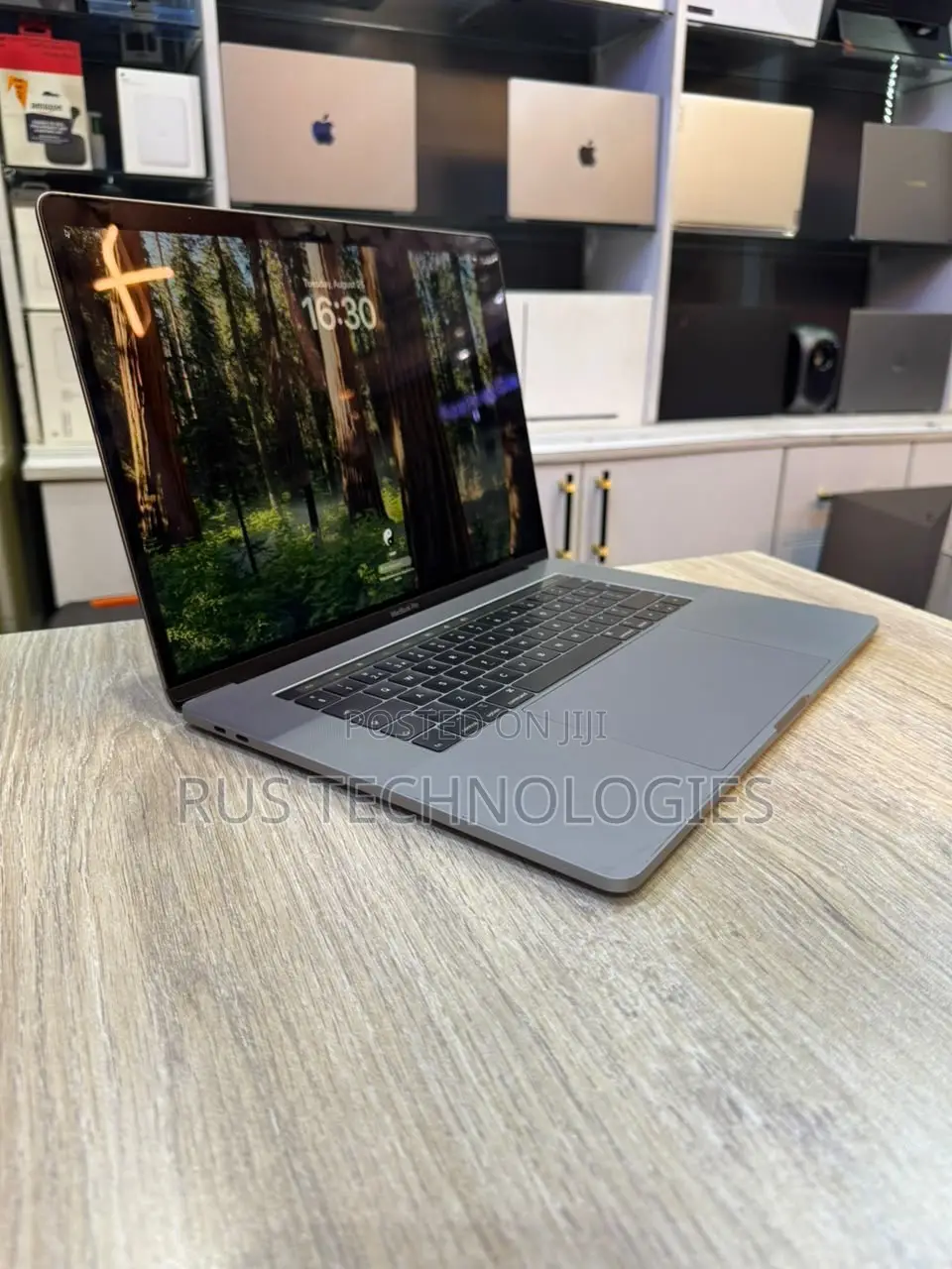 Laptop Apple MacBook Pro 2019 64GB Intel Core i9 SSD 512GB