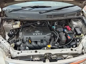Toyota Raum 2005 Silver
