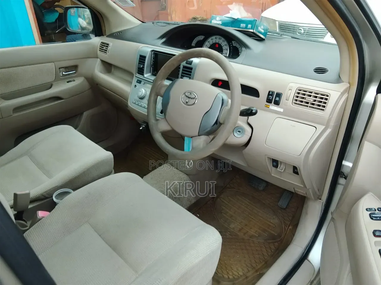 Toyota Raum 2005 Silver