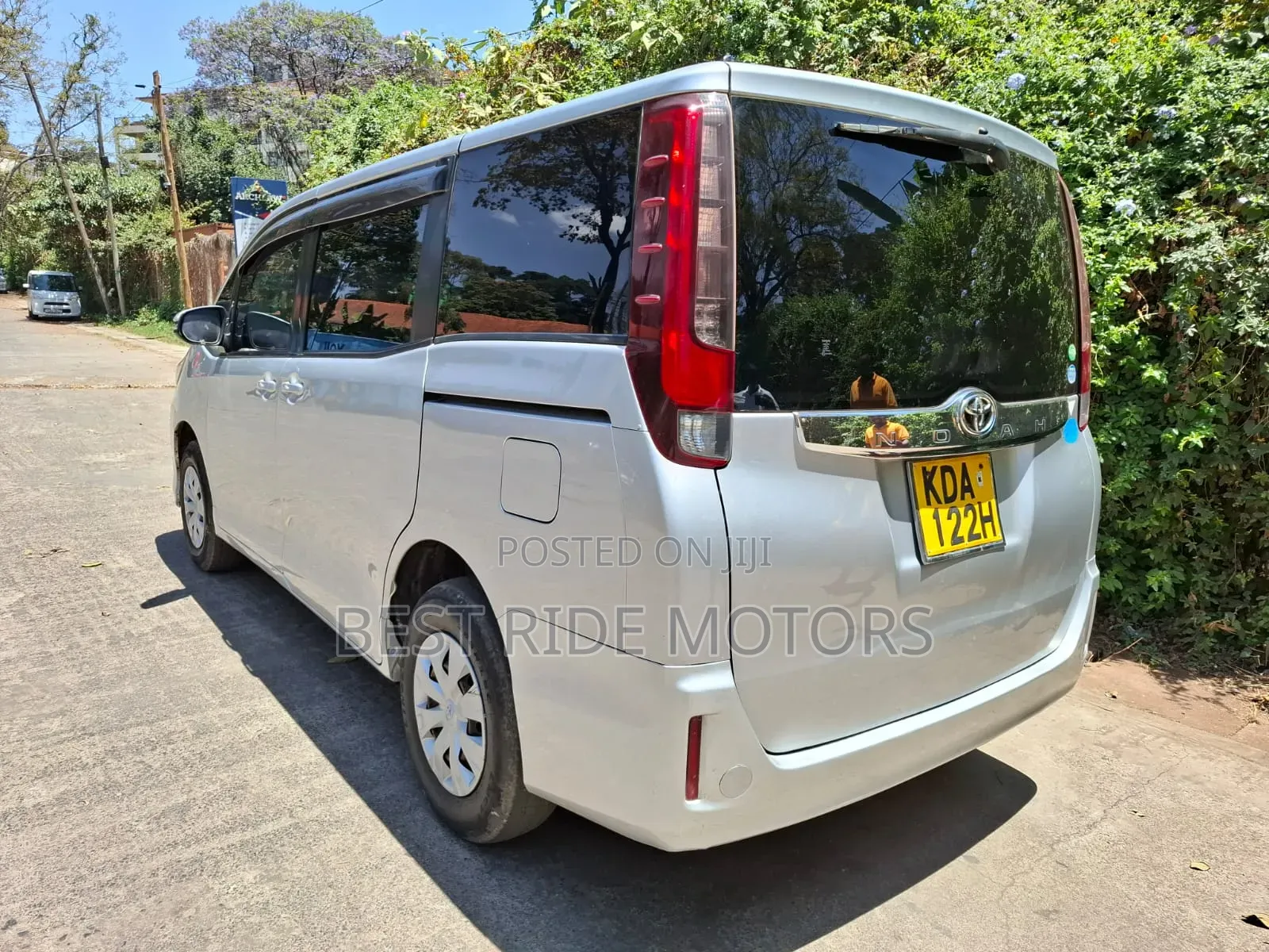 Toyota Noah 2014 Silver