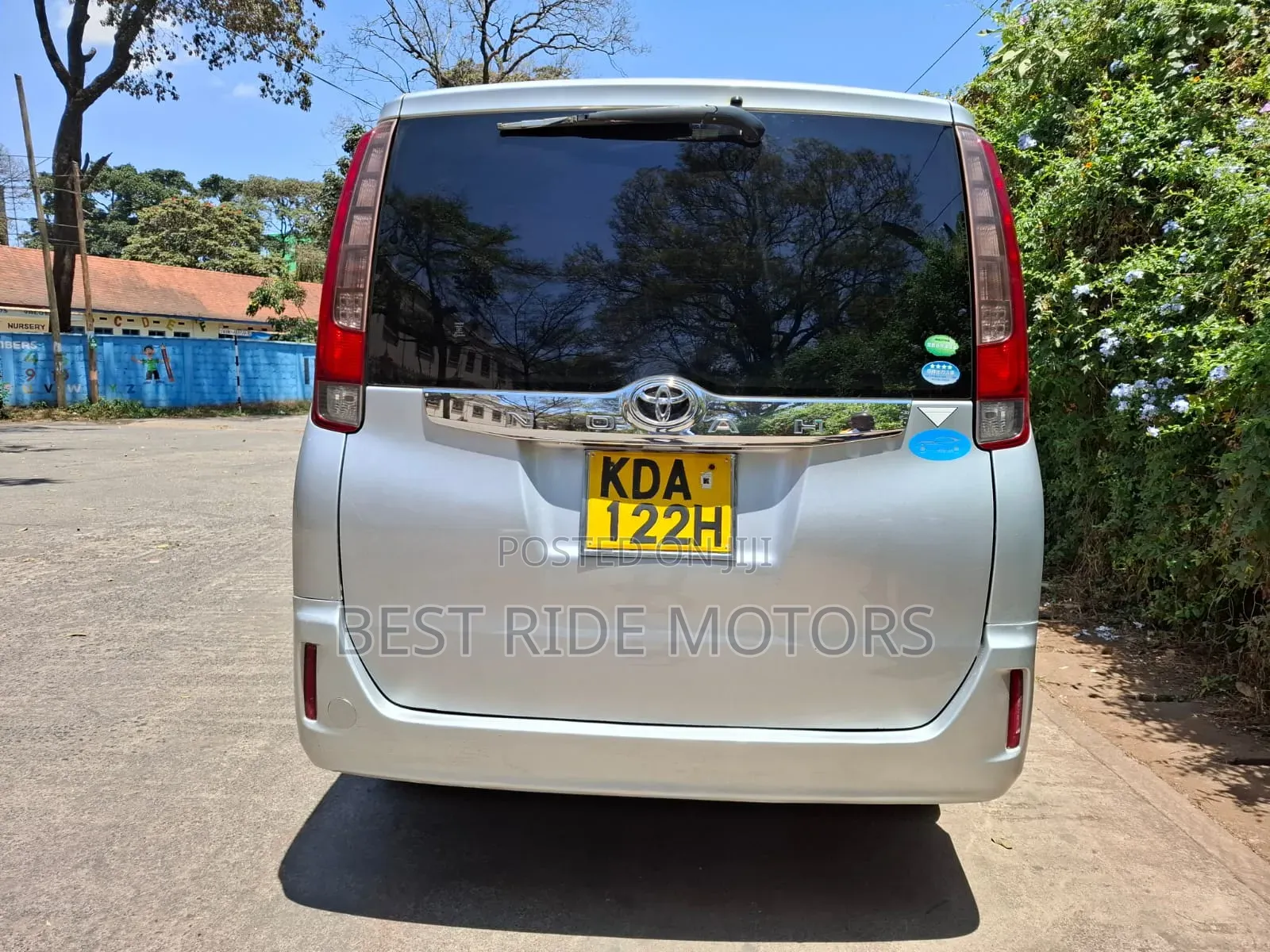 Toyota Noah 2014 Silver