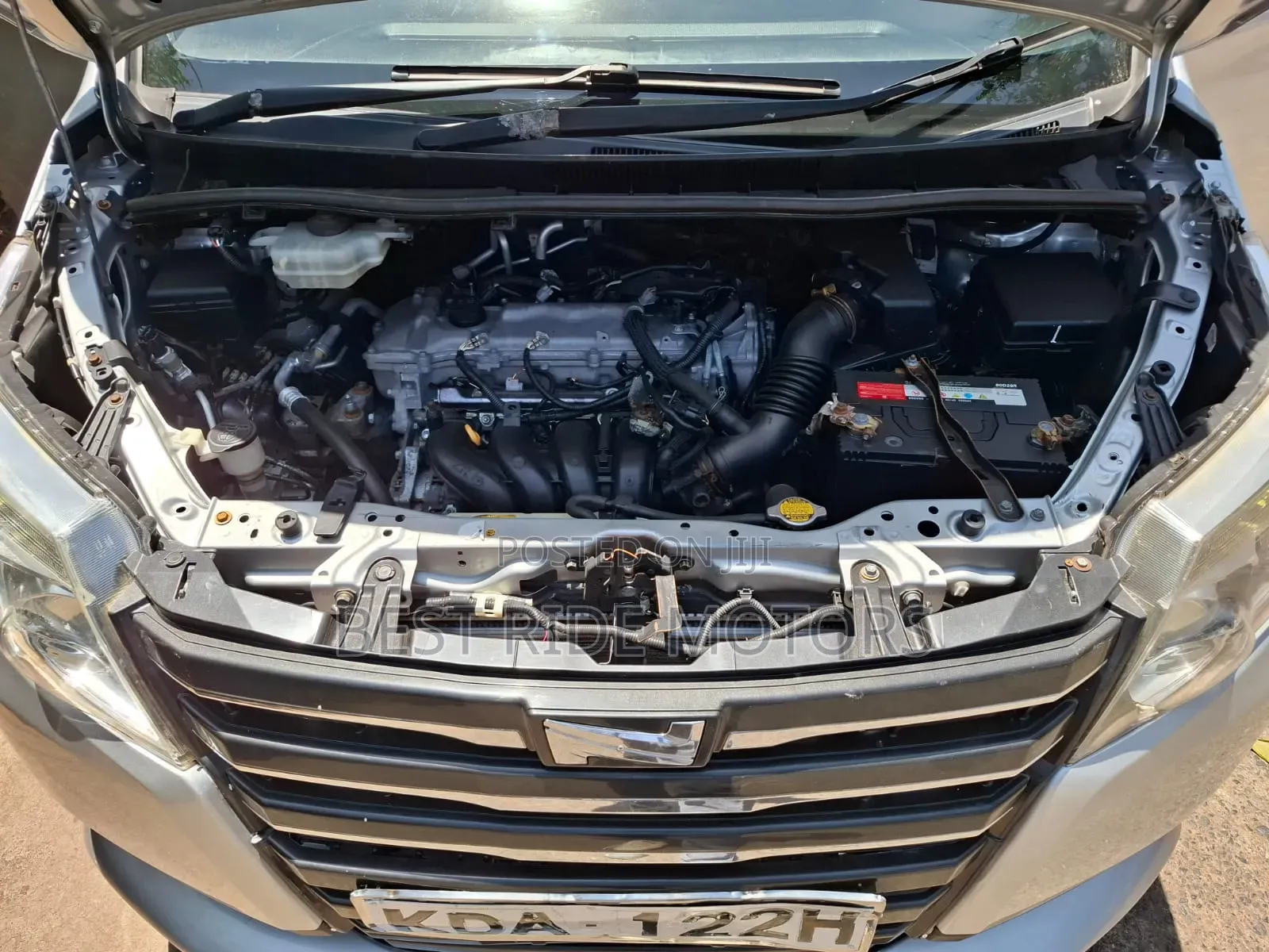 Toyota Noah 2014 Silver