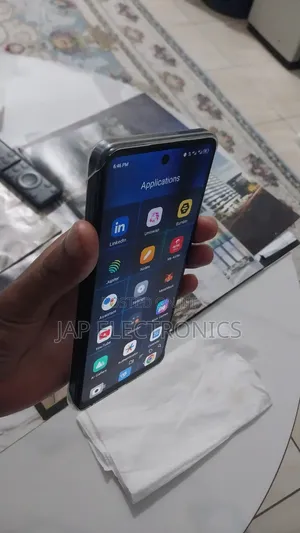 Infinix Smart 8 64 GB Black