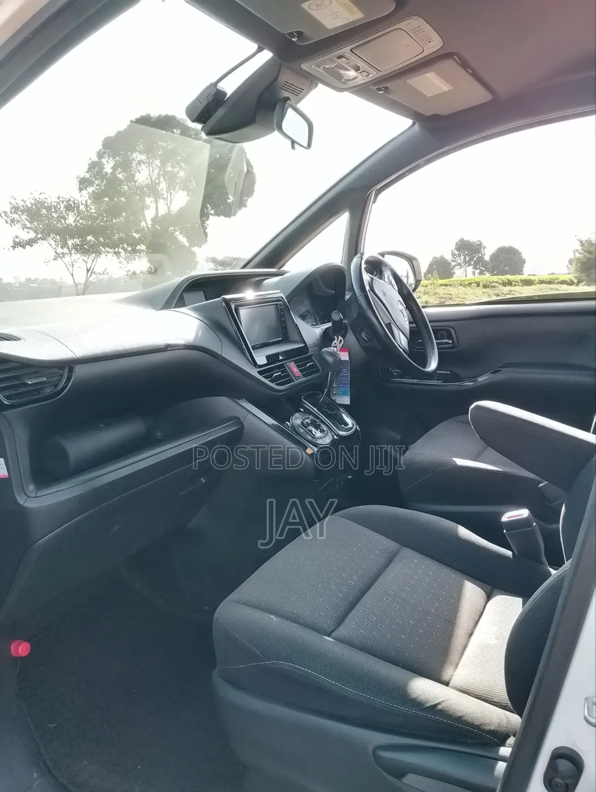 Toyota Noah Chauffeur