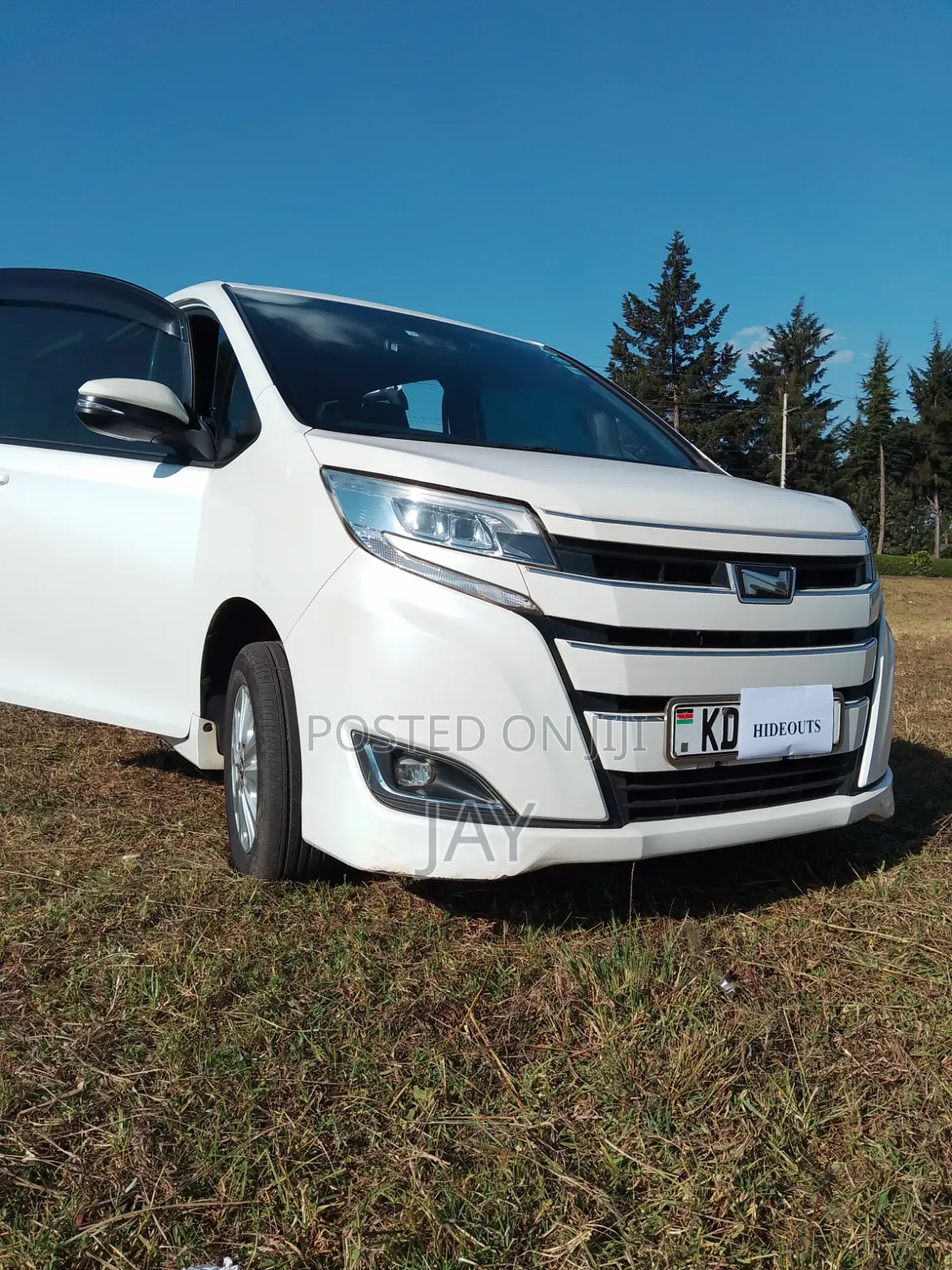 Toyota Noah Chauffeur