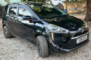 Toyota Sienta 2016 Black