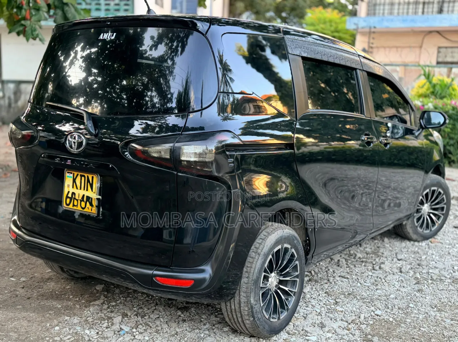 Toyota Sienta 2016 Black