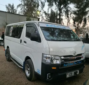 Toyota HiAce 2013 White