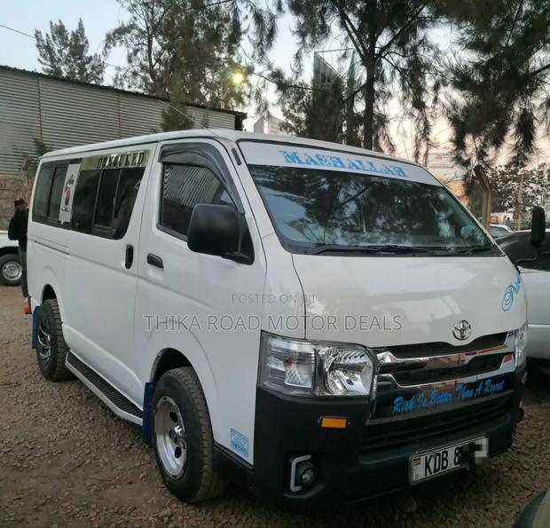 Toyota HiAce 2013 White