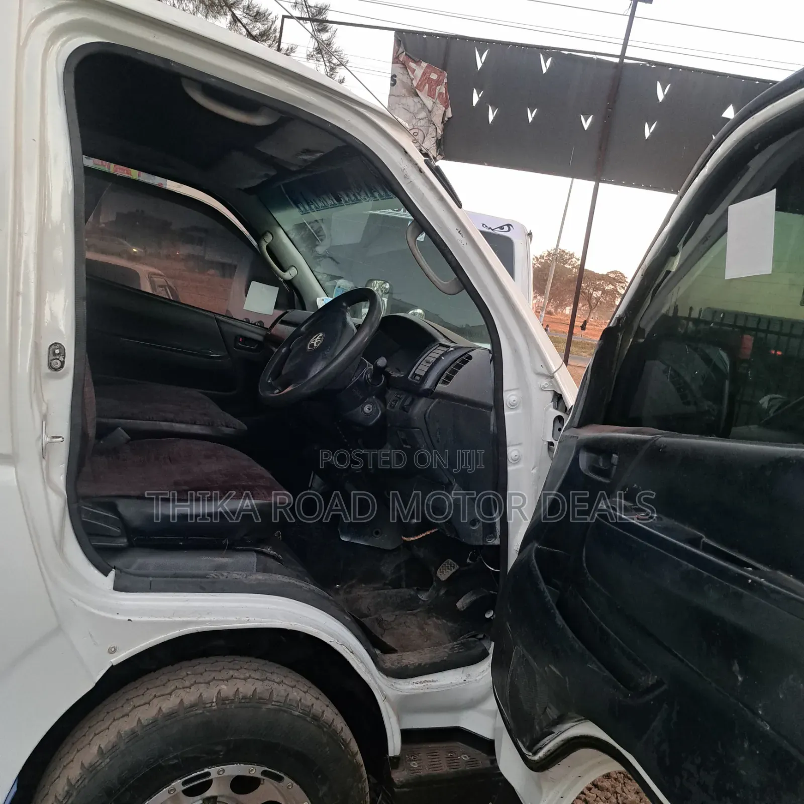 Toyota HiAce 2013 White