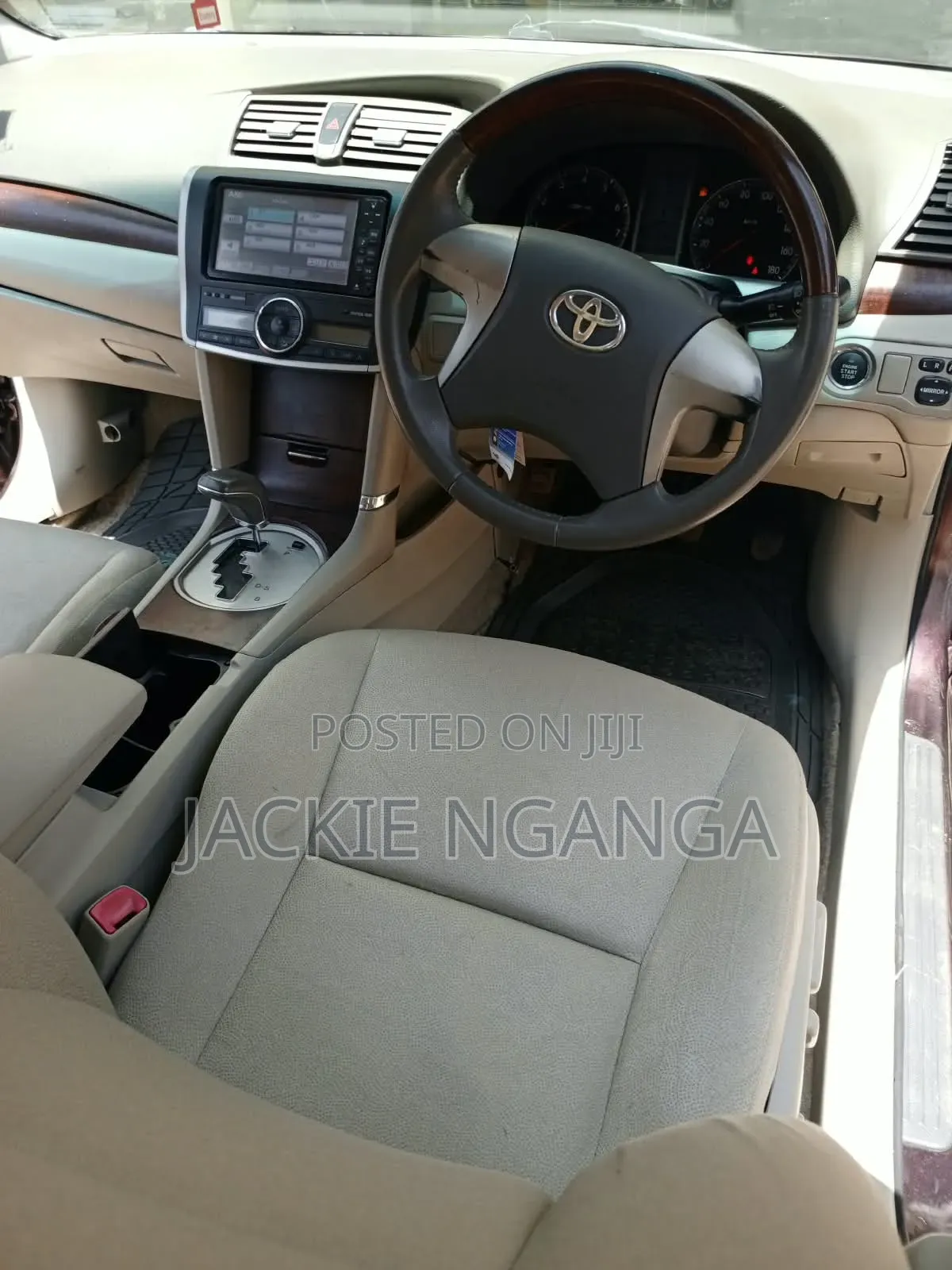 Toyota Premio 2011 Maroon