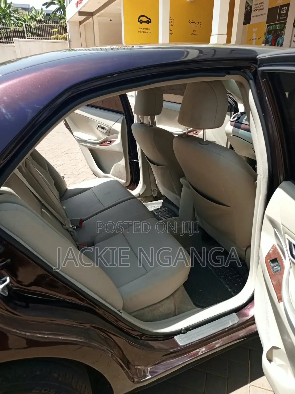 Toyota Premio 2011 Maroon