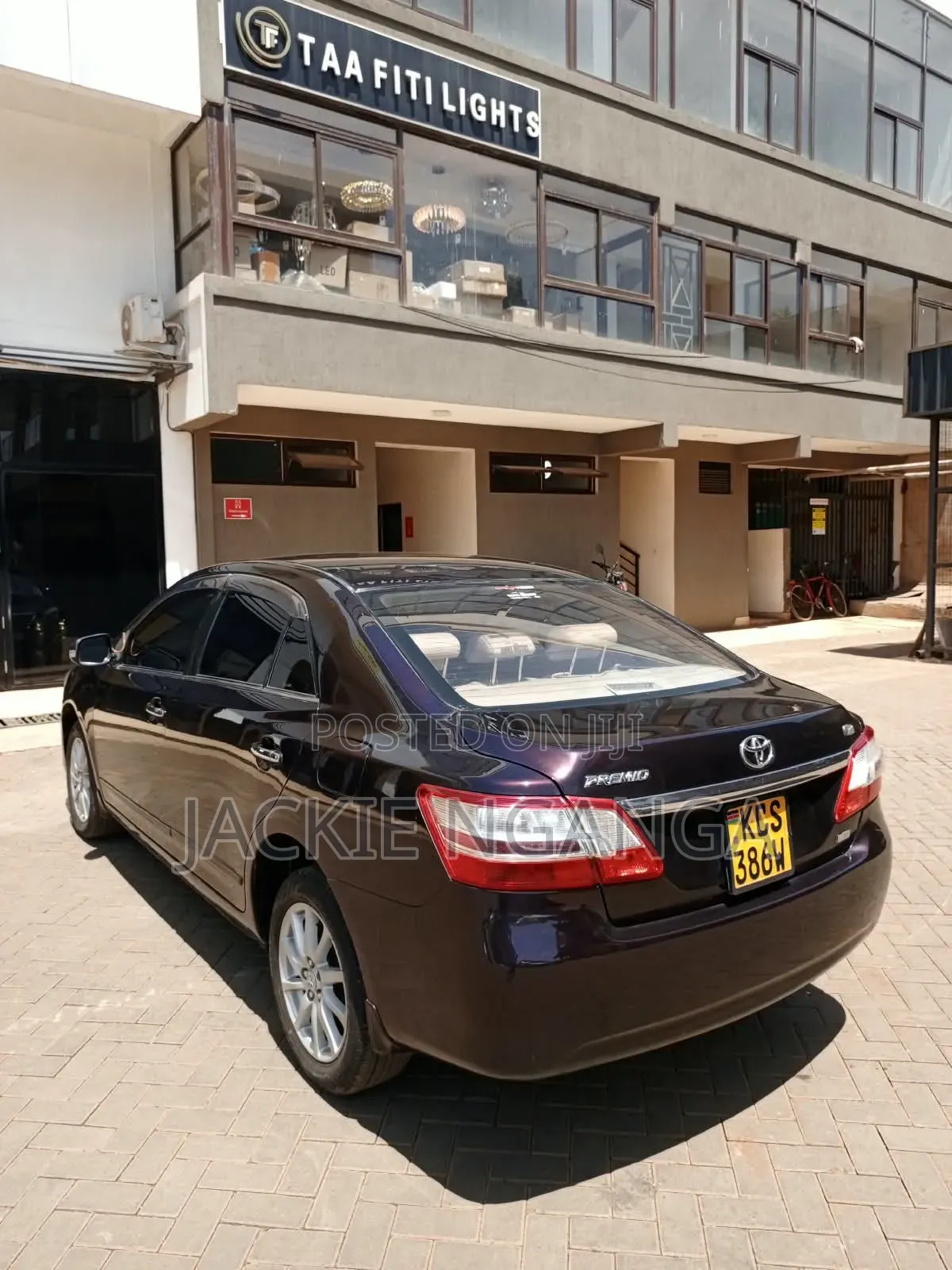 Toyota Premio 2011 Maroon