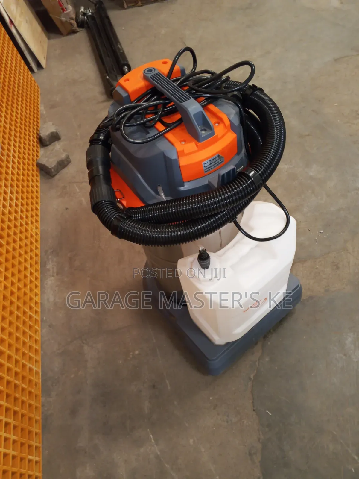 Brand New Water Spray Vacuum Cleaner Machine