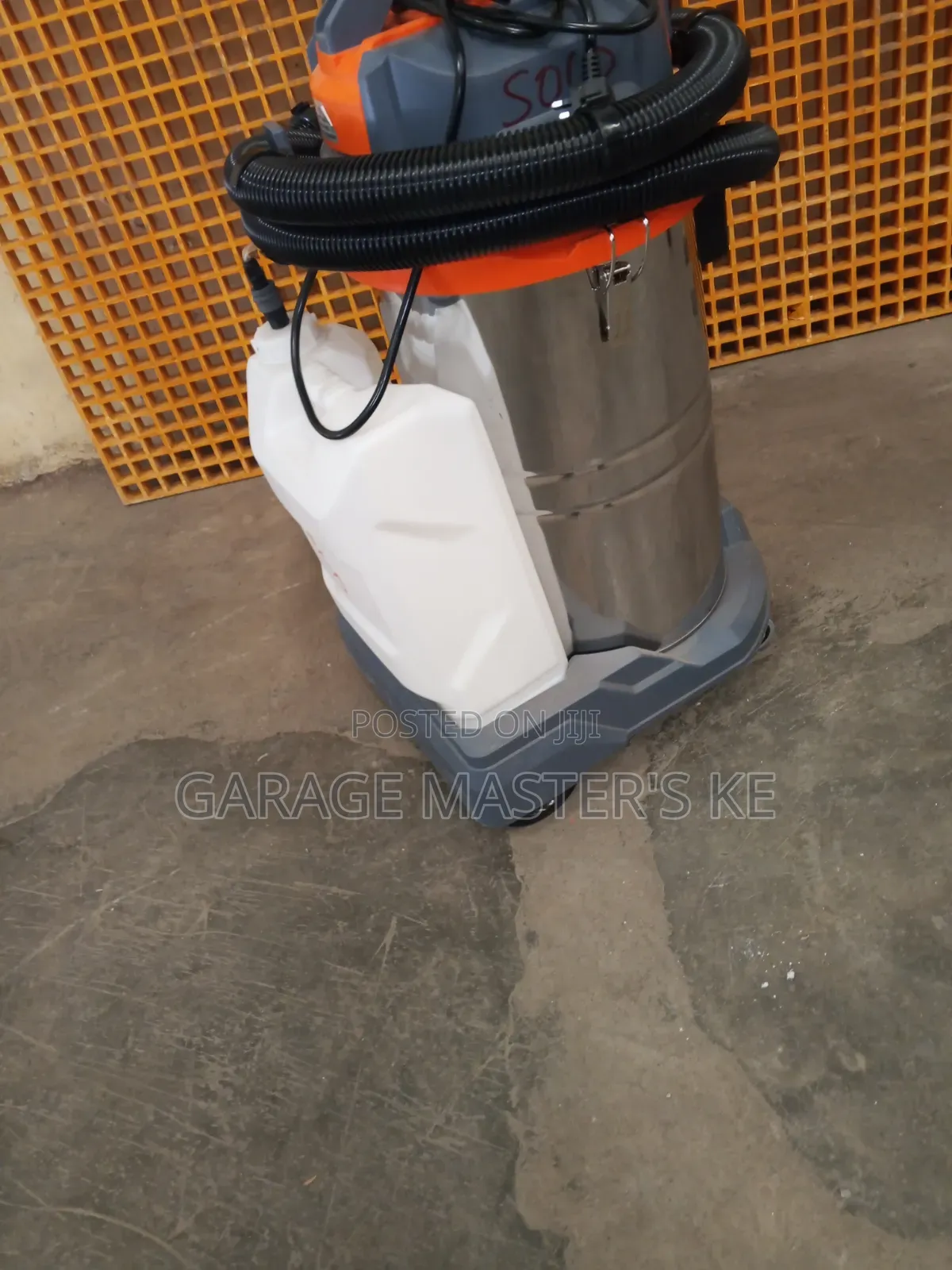 Brand New Water Spray Vacuum Cleaner Machine